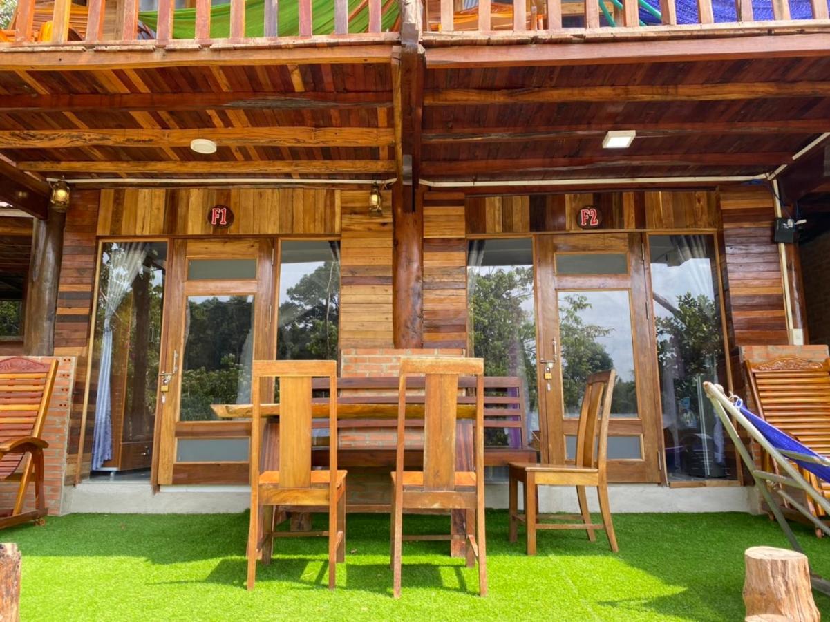 Villa Nam Cat Tien Shack Long House Exterior foto