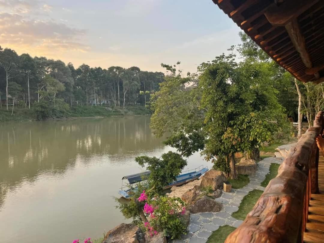 Villa Nam Cat Tien Shack Long House Exterior foto